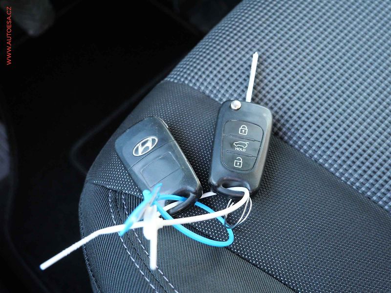 Hyundai i30 (2015) 1.6 MPi, 2.maj,ČR, AC, tempo - fotka 18 z 18