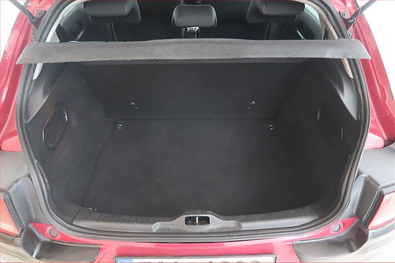 Citroën C4 Cactus (2016) 1.6 BlueHDi, Tempomat - fotka 13 z 14