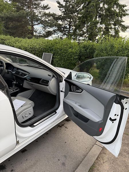 Audi A7 (2012) Max výbava, S-line,Nová STK - fotka 10 z 26