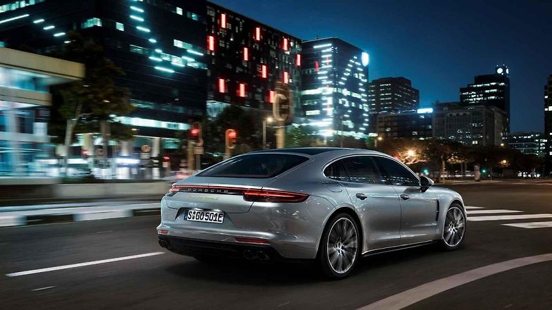 Porsche Panamera Turbo S E-Hybrid.