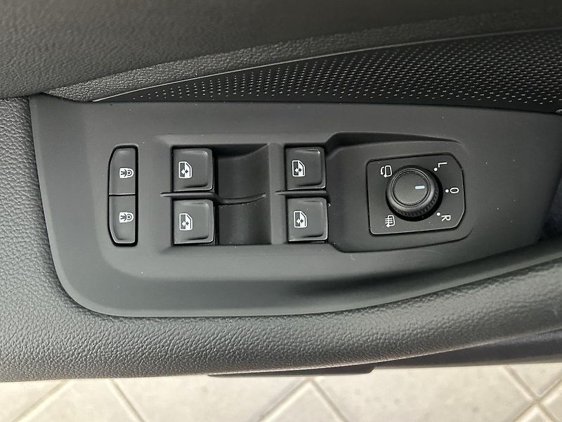 Škoda Superb 2.0 TDI 4x4 L & K - fotka 17 z 34