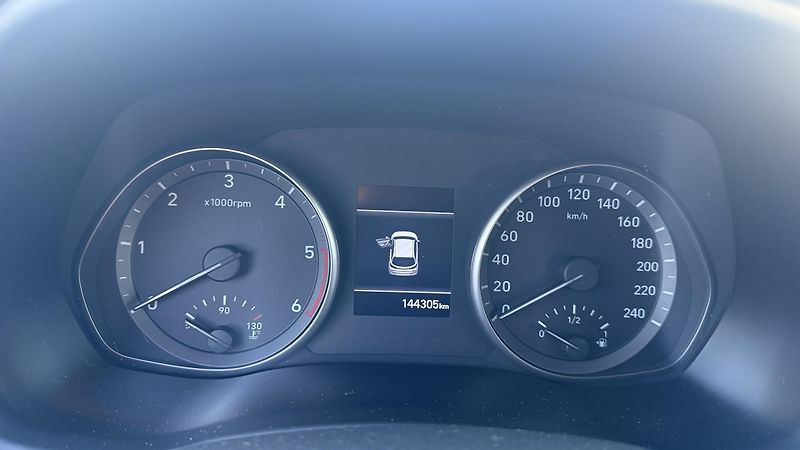 Hyundai i30 (2017) 1.6 CRDI 81KW 144 TISKM VÝBAVA - fotka 17 z 24