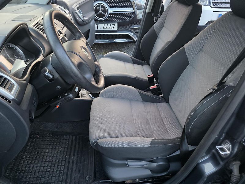 Škoda Fabia II.1.4 16V invalidní úprava TZ - fotka 14 z 35