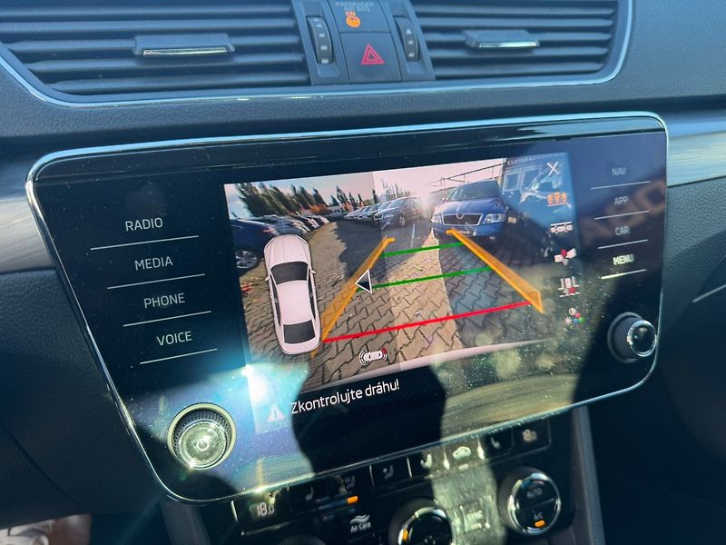 Škoda Superb (2019) DSG 2,0 TDI 140 KW STYLE+ SŠA - fotka 43 z 49