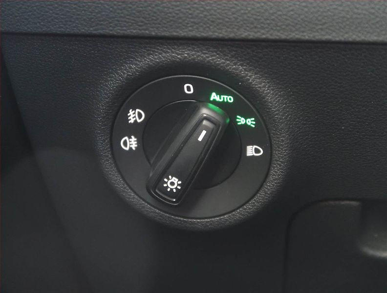 Škoda Karoq (2024) Fresh 1.5 TSI - fotka 18 z 21