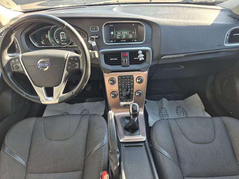 Volvo V40 1.6D 84kw CROSS COUNTRY, tažné - fotka 12 z 33