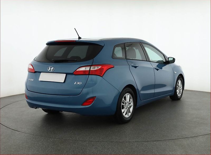 Hyundai i30 (2015) 1.6 MPI, Tempomat - fotka 5 z 17