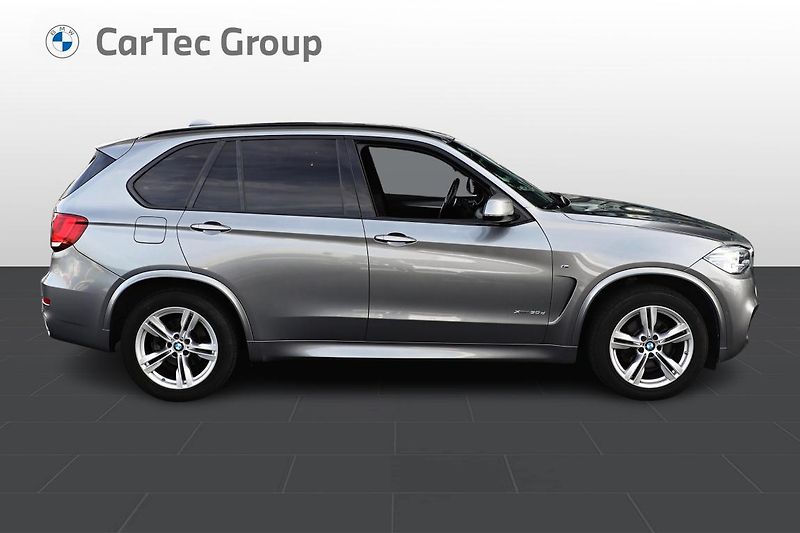 BMW X5 xDrive30d - fotka 6 z 15