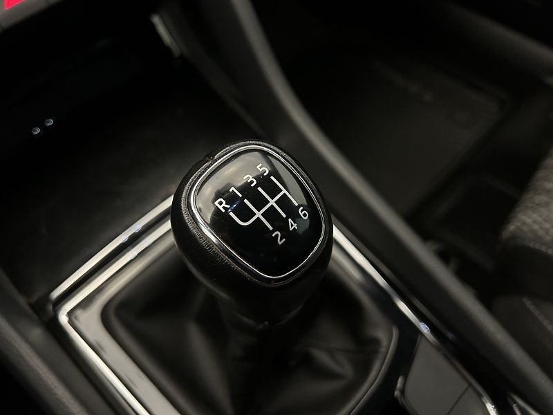 Škoda Karoq 2.0 TDI Style - fotka 15 z 21