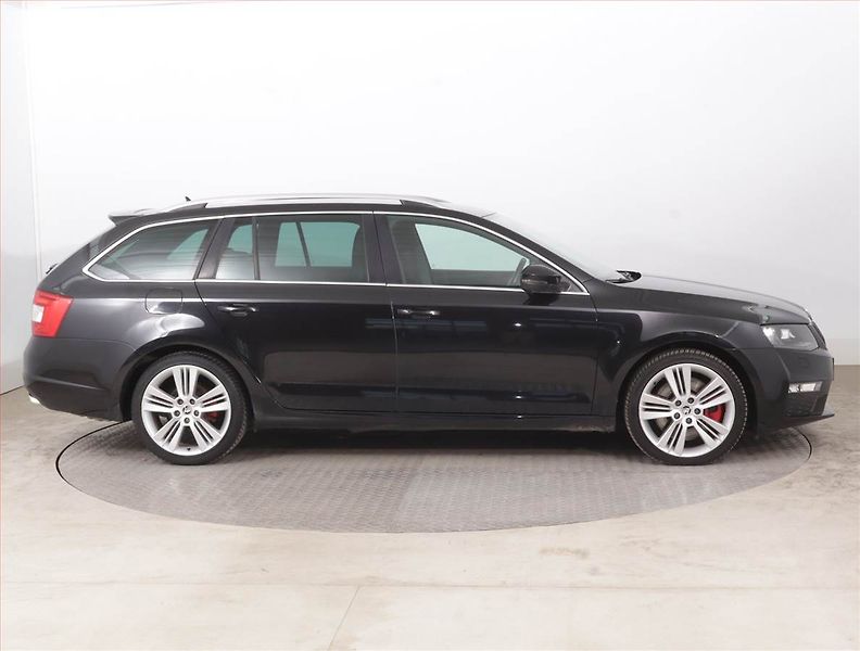 Škoda Octavia (2016) RS 2.0 TSI, Automat, Kůže - fotka 6 z 16