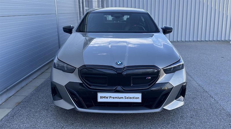 BMW i5 M60 xDrive Sedan - fotka 7 z 16