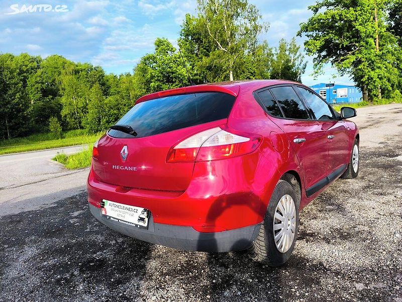 Renault Mégane KRÁSNÝ,VÝBAVA,95TKM,SERVISKA - fotka 4 z 26