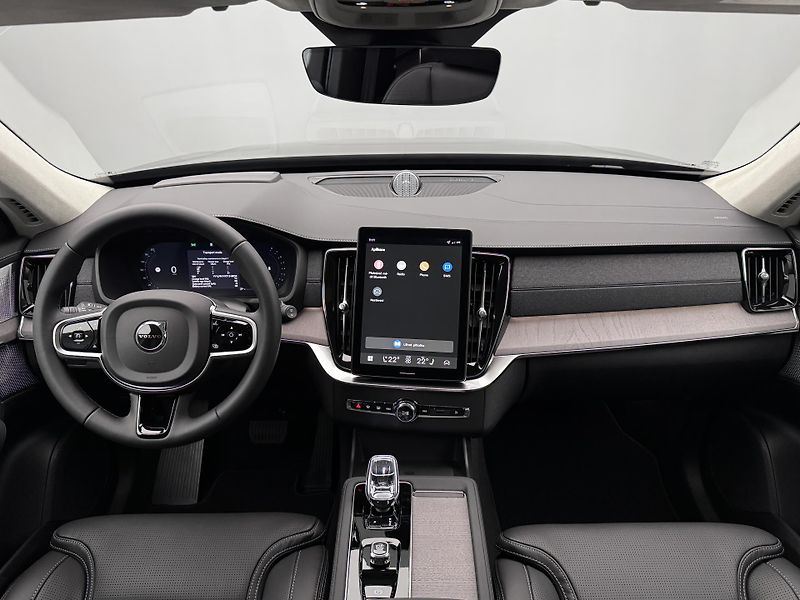 Volvo XC90 (2026) B5 AWD AUT BRIGHT ULTRA 7-míst - fotka 2 z 28