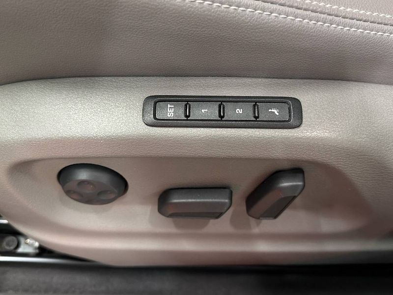 Volkswagen Sharan (2018) 2.0 TDI 7DSG 4MOTION Highline - fotka 17 z 27