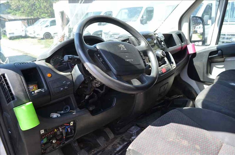 Peugeot Boxer (2016) 2,2 HDI - fotka 12 z 19