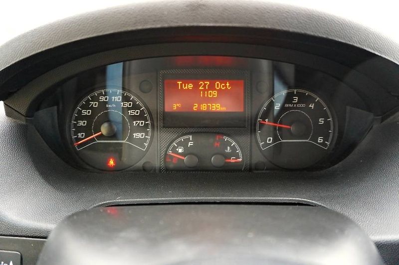 Peugeot Boxer (2015) 2,2 HDI 96 kW - fotka 22 z 30