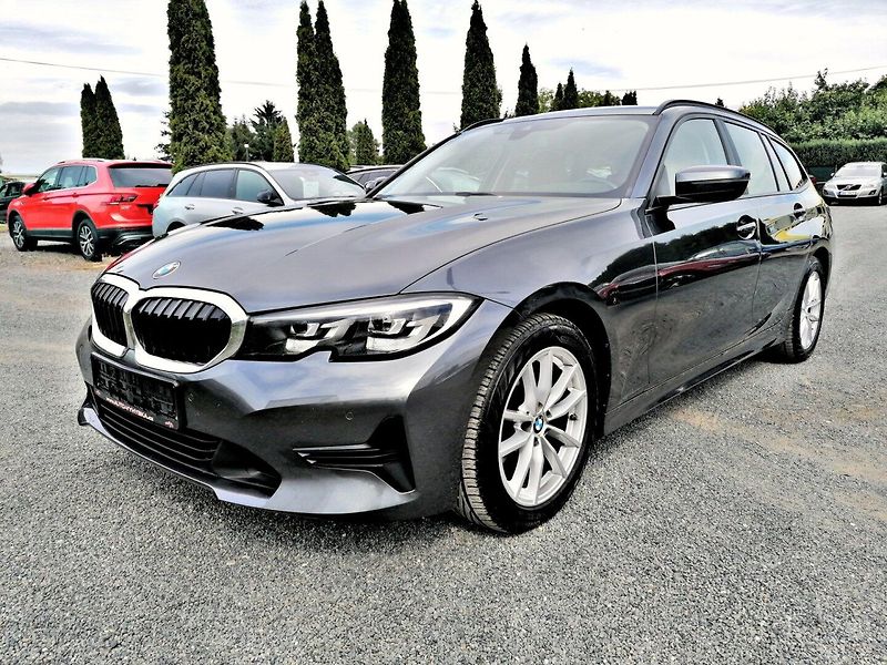 BMW Řada 3 (2022) 2.0 318IA 115kW Kůže - fotka 2 z 36