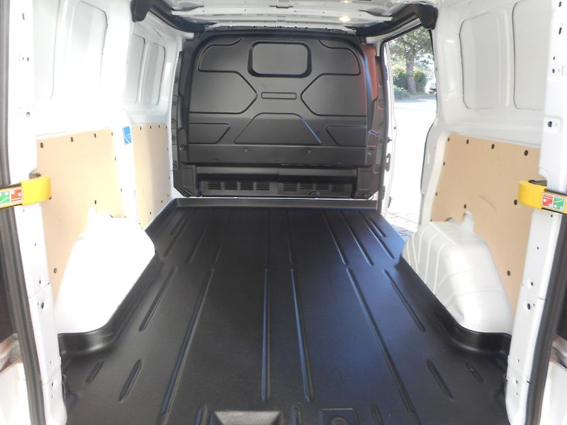 Ford Transit Custom (2022) 2,0-TEMPOMAT-SENZORY-TAŽNÉ  - fotka 9 z 22