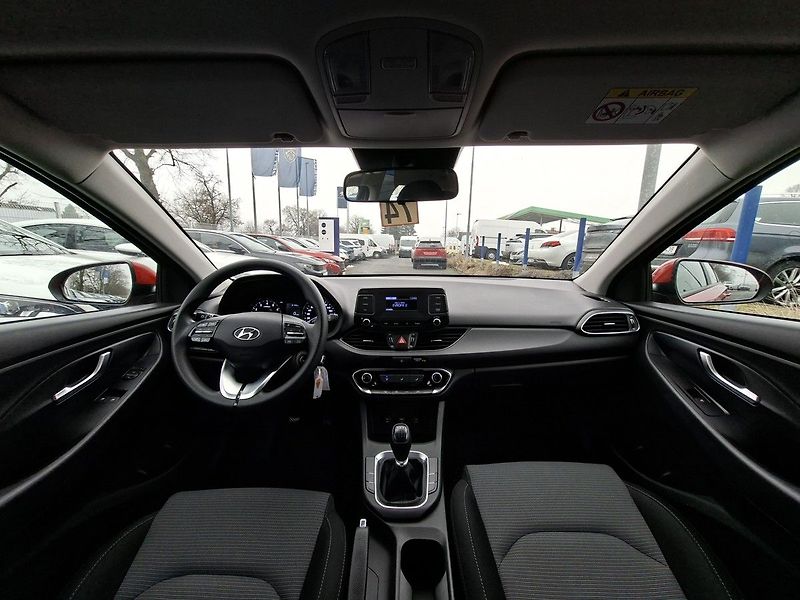 Hyundai i30 1,0 TGDI 120k M6 - fotka 2 z 19