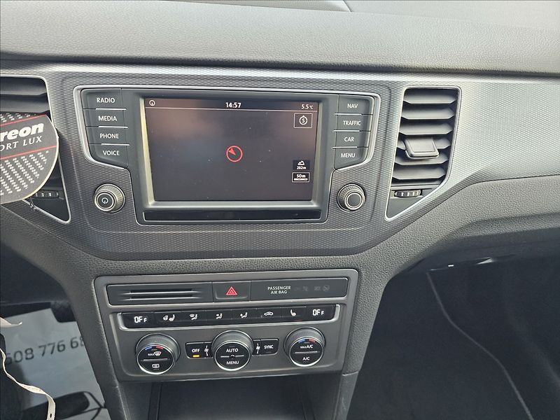 Volkswagen Golf Sportsvan 1,4TSi DSG LOUNGE NAVI STK - fotka 18 z 53