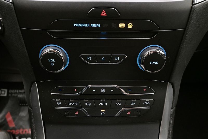 Ford S-MAX 2,0 EcoBlue 140 kW AT8 Titaniu - fotka 20 z 30
