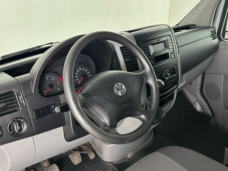 Volkswagen Crafter Skříň skříňový vůz  2,0 TDI - fotka 18 z 24