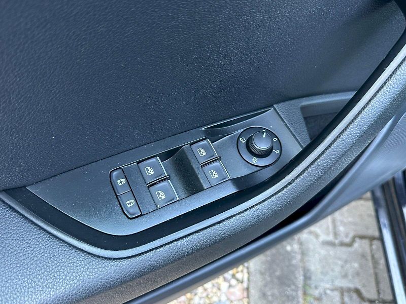 Škoda Superb (2018) Combi 2.0 TDI Style - fotka 29 z 33