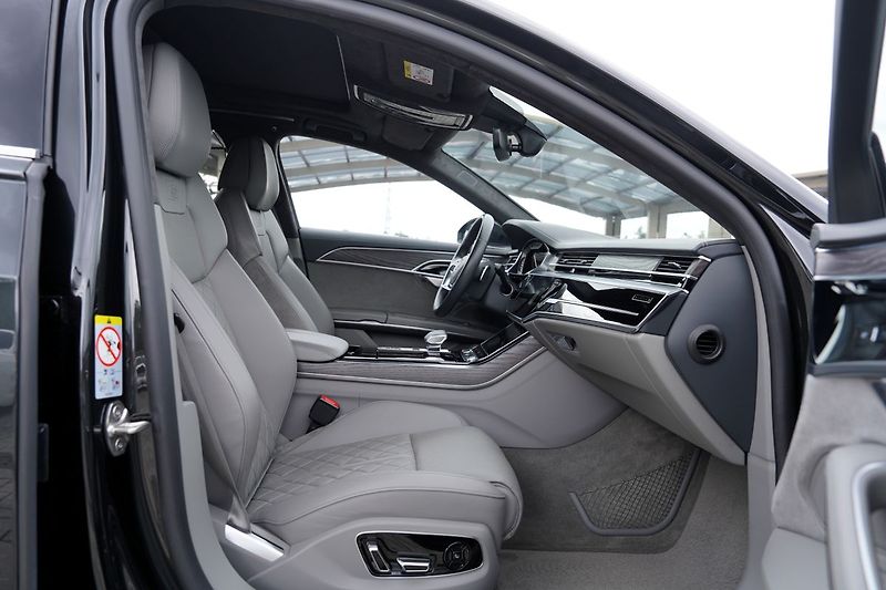 Audi A8 60 TSFI S-line/Q/B&O/Led/460PS - fotka 29 z 50