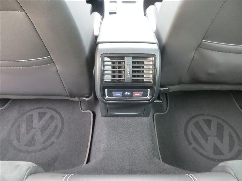 Volkswagen Passat 1,5 TSI 110kW DSG Elegance ČR - fotka 25 z 26