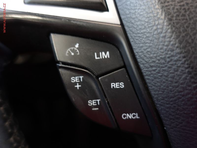 Ford Mondeo (2015) 2.0 TDCi, AT, xenon, park - fotka 17 z 24