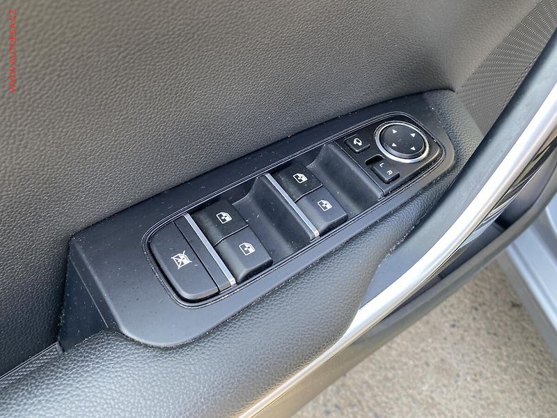 Kia Ceed (2020) 1.4 T- GDi, 1.maj,ČR, GT - fotka 13 z 20