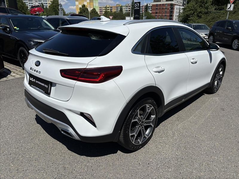 Kia XCeed 1,5 TGDi TOP ZÁRUKA KAMERA NAV - fotka 5 z 43