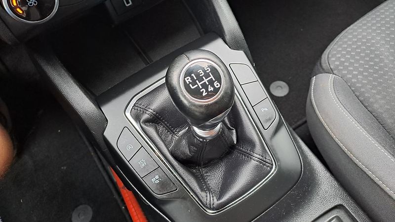 Ford Focus 1.5 TDCI Business NAVI - fotka 30 z 32
