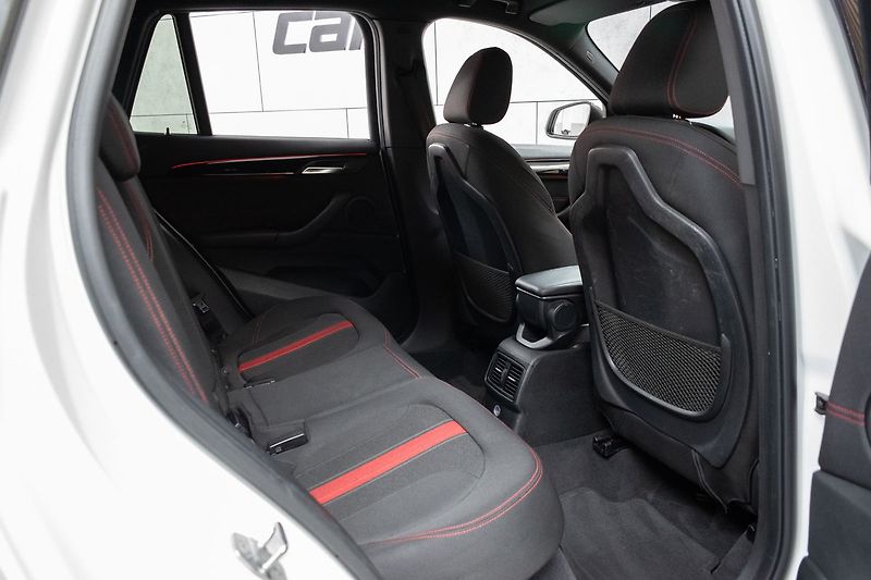 BMW X1 xDrive20d 140kW*SPORT LINE*ČR* - fotka 13 z 45