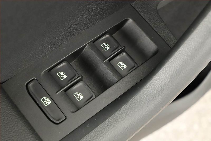 Škoda Octavia (2017) Ambition 1.6 TDI, ČR,1.maj - fotka 17 z 18