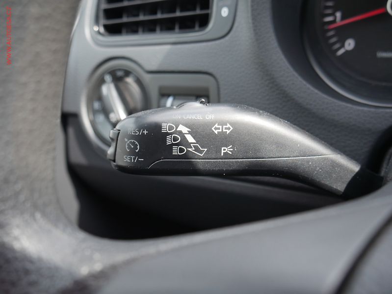 Volkswagen Polo (2012) 1.2 TSi, ČR, AC, park.asist - fotka 15 z 18