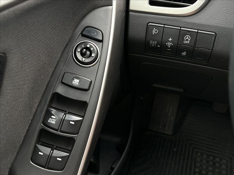 Hyundai i30 1,6 CRDi MT  kombi Weekend - fotka 16 z 16