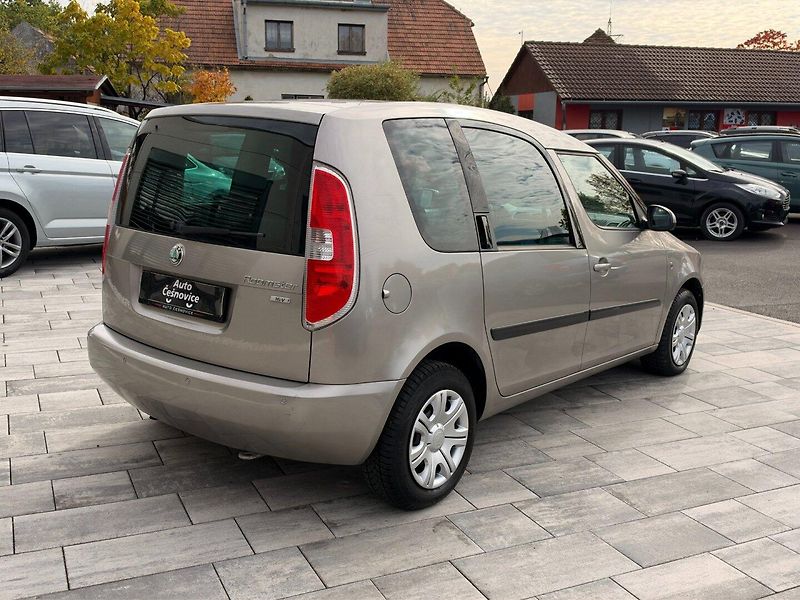 Škoda Roomster (2007) Style 1.4i 63kW - fotka 4 z 27