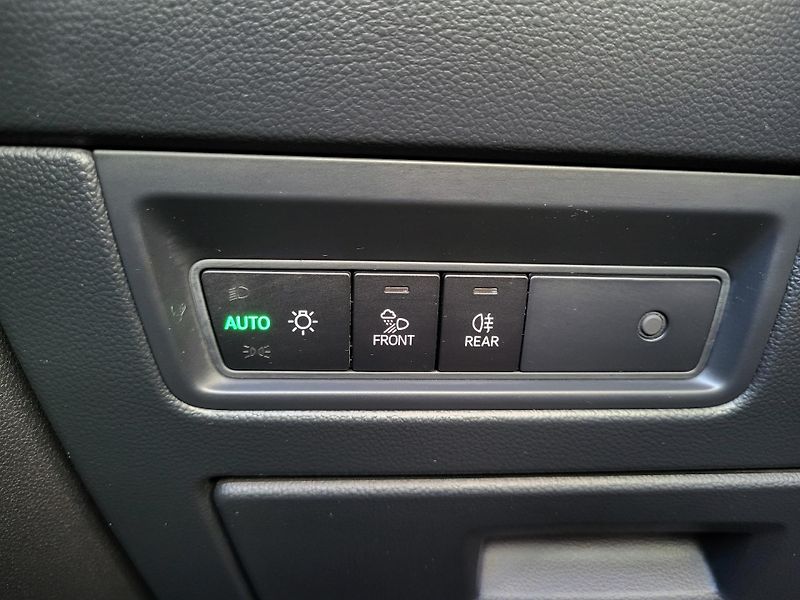 Volkswagen Touareg 3.0 V6 TDi DSG 4MOTION - fotka 18 z 46