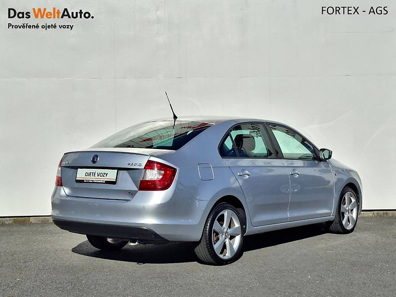 Škoda Rapid (2013) 1.4 TSI,DSG,90kW,Elegance - fotka 2 z 25