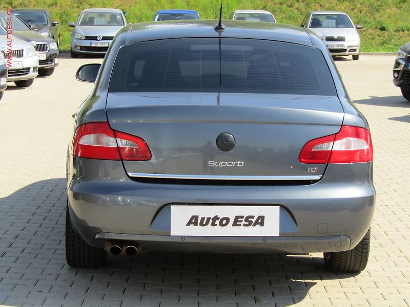 Škoda Superb (2009) 2.0TDi, ČR, Xenon, AC - fotka 5 z 23