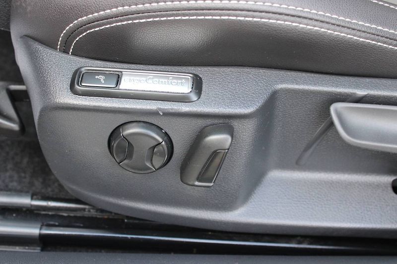 Volkswagen Passat (2023) 2.0 TDI 4x4 147kW Webasto Tažn - fotka 15 z 35