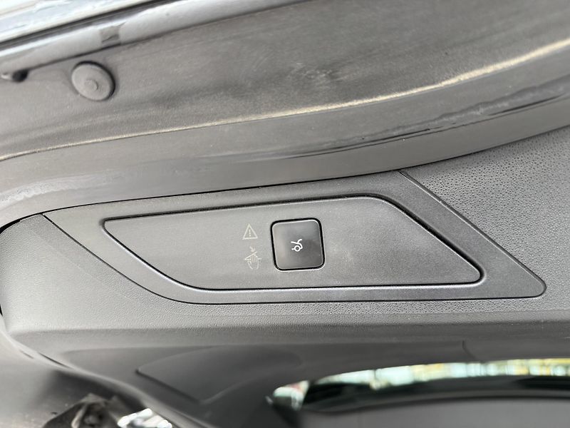 Citroën Grand C4 Picasso 2,0HDi AUT*Masáže*REZERVACE! - fotka 34 z 37