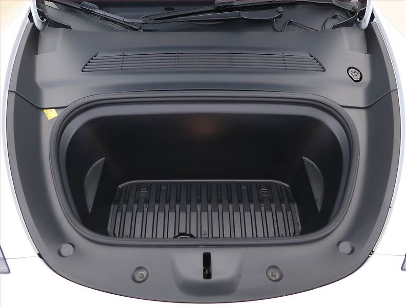 Tesla Model Y (2022) Long Range AWD 79kWh, SoH 93% - fotka 15 z 33