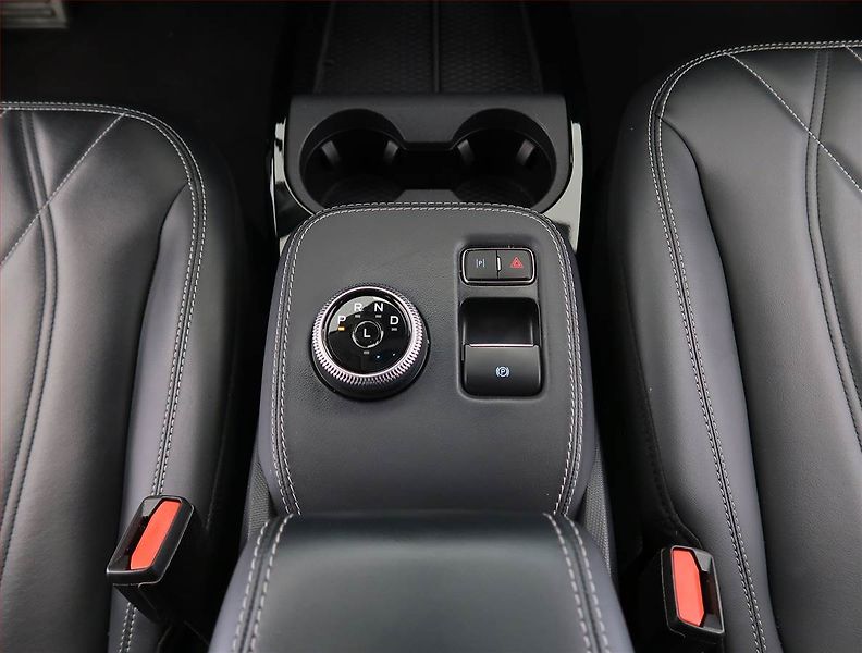Ford Mustang Mach-E (2021) Standard Range RWD, SoH 94% - fotka 13 z 32