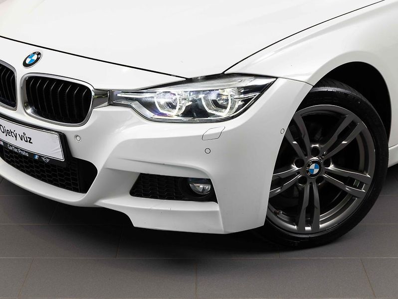 BMW Řada 3 320d xDrive Limousine - fotka 7 z 20