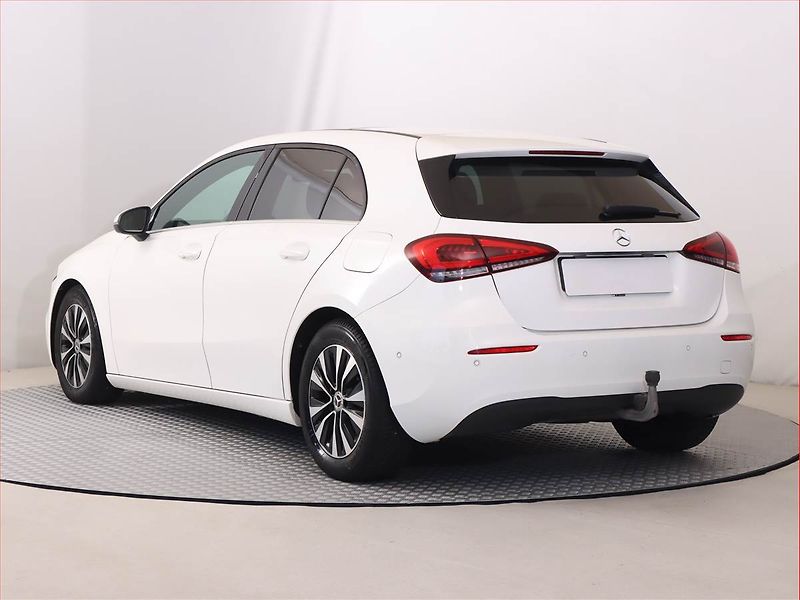 Mercedes-Benz Třídy A (2019) A 180 d, Automat, Kůže, Navi - fotka 4 z 27