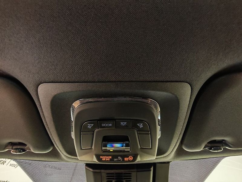 Toyota Corolla Touring sports, 1.8 Hybrid GR - fotka 35 z 36