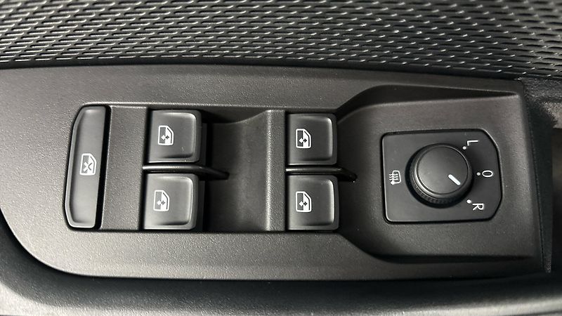 Škoda Octavia 2.0 TDI Ambition Combi - fotka 20 z 23