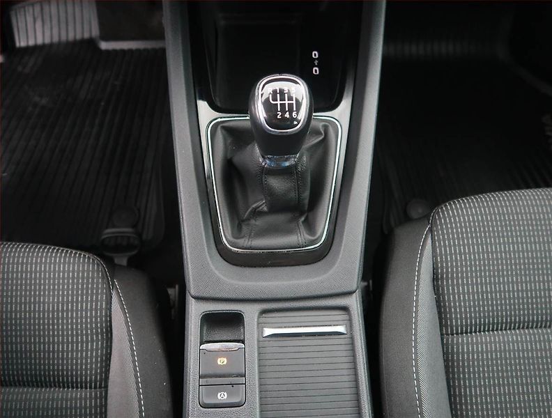 Škoda Octavia (2022) Ambition 2.0 TDI, ČR,1.maj - fotka 13 z 20